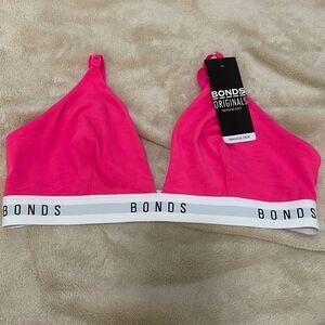 NWT- Bonds - XL. Triangle Crop